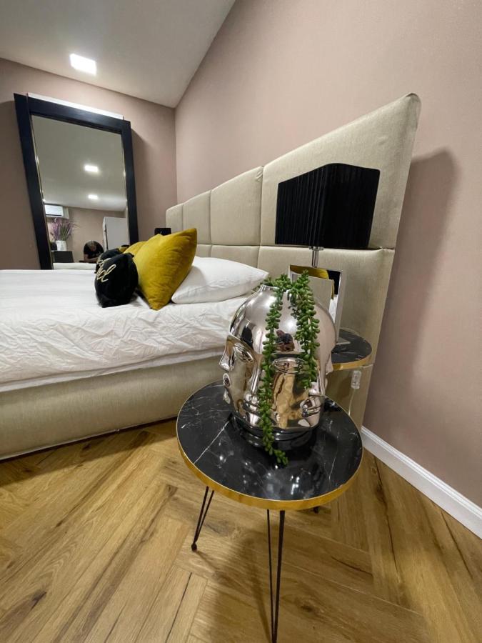 48 Apartment